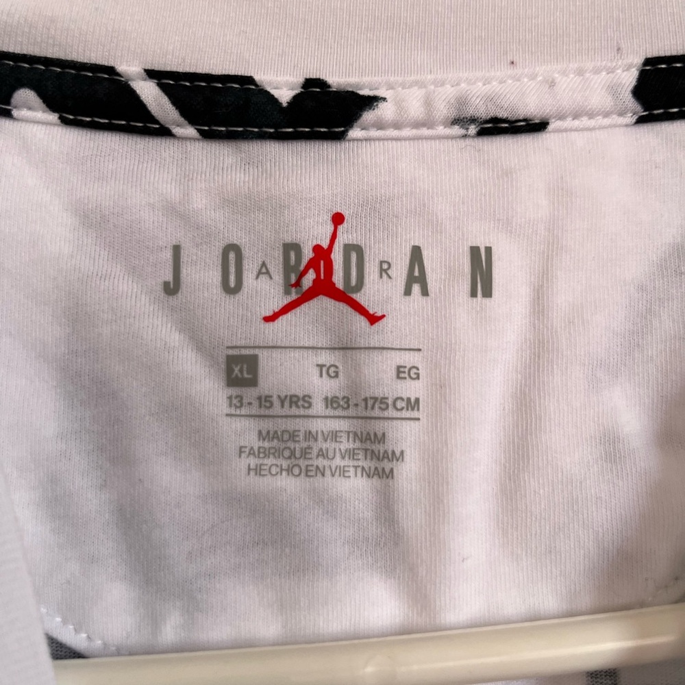 Nike tee - Picture 3 of 4